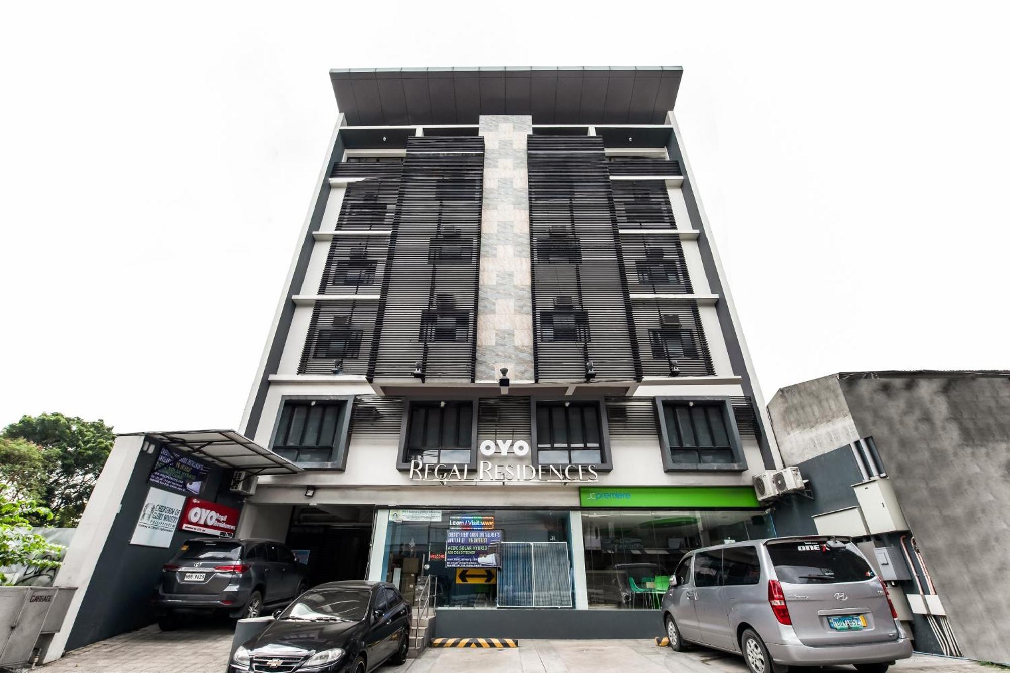 Oyo 136 Regal Residences Quezon City Buitenkant foto