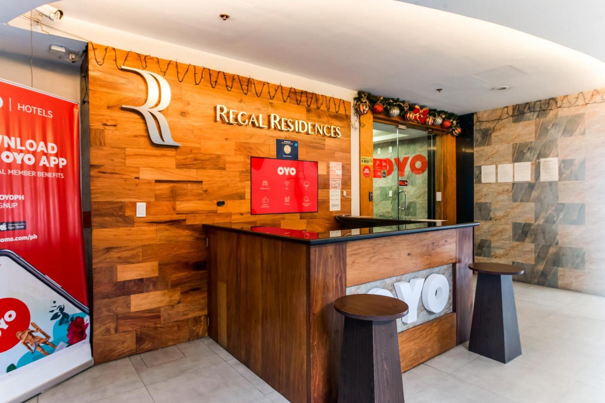 Oyo 136 Regal Residences Quezon City Buitenkant foto